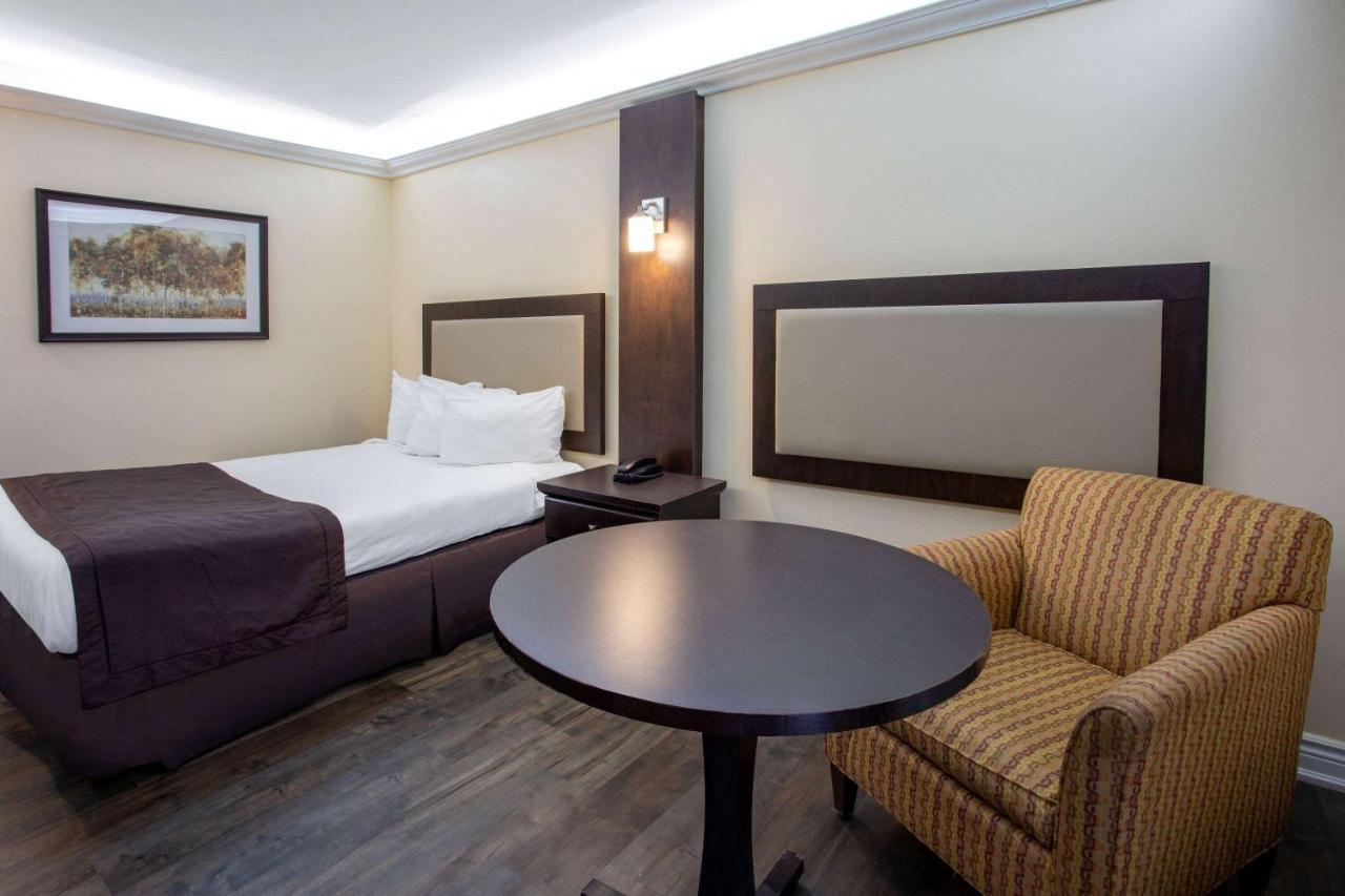 Versatile Inn Sarnia Exterior foto