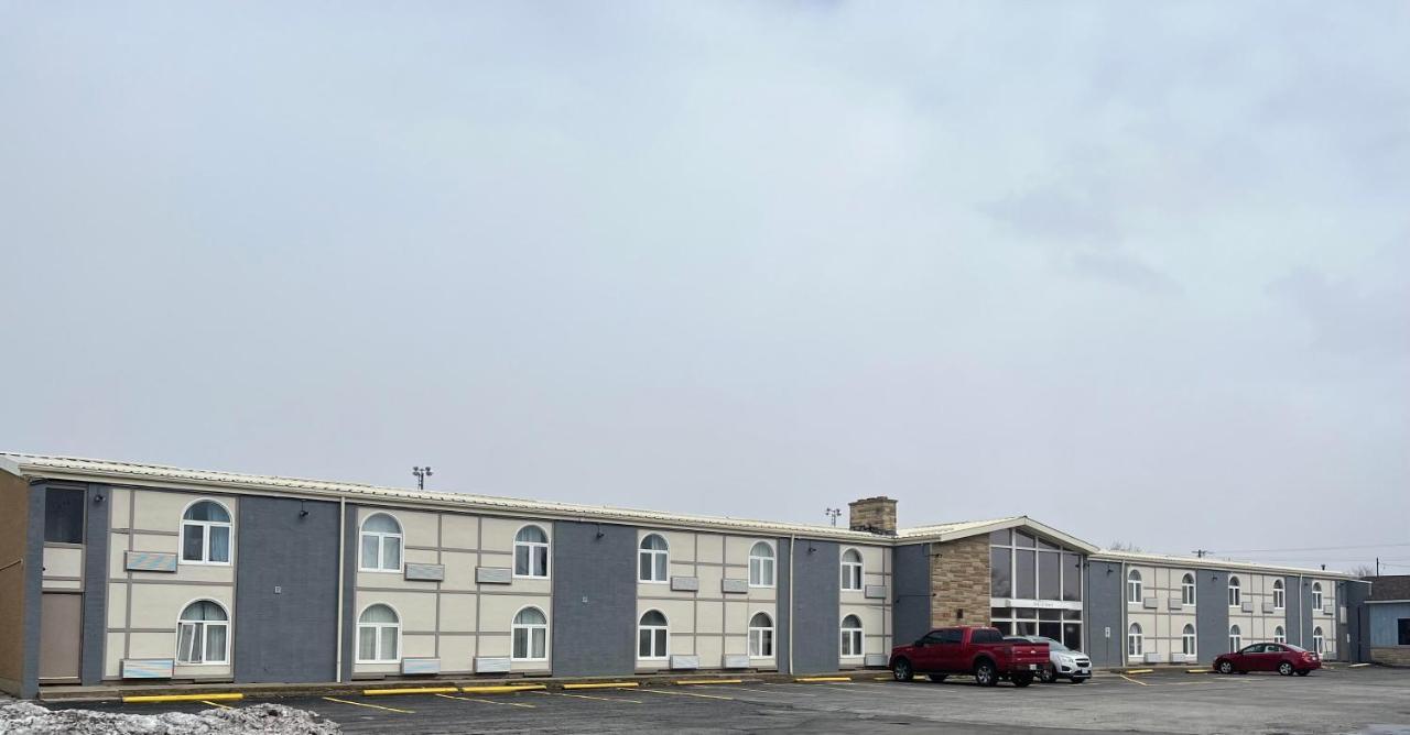 Versatile Inn Sarnia Exterior foto